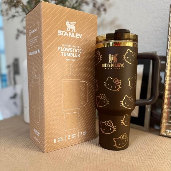 Stanley x Hello Kitty 40oz brown Tumbler thermos flowstate straw cold cup viral - Picture 3 of 3